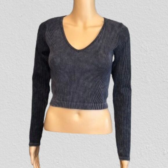 Arizona Ribbed V-Neck Long Sleeve Crop Top Juniors Large Phantom Grey E22 - Picture 2 of 8